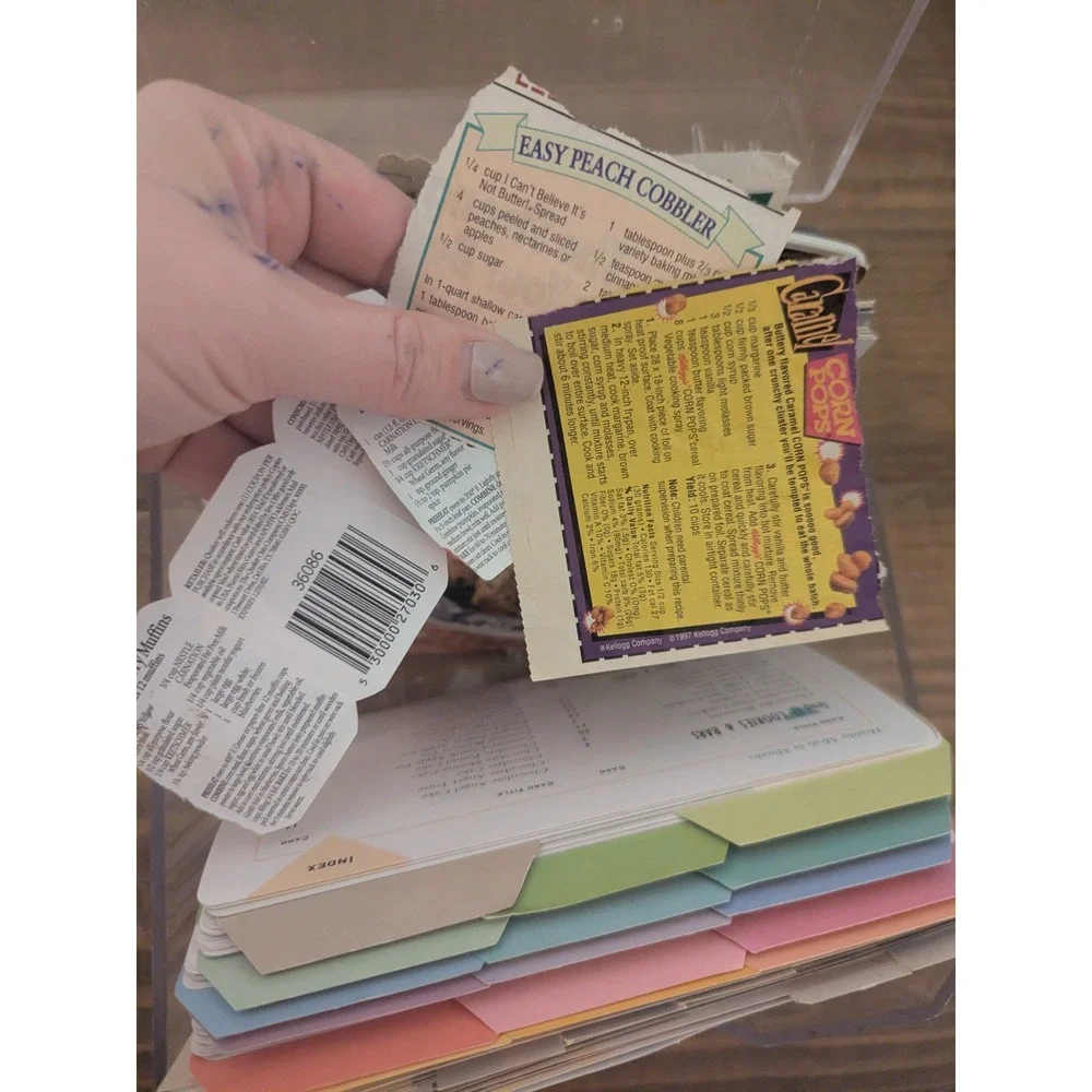 Vtg Plastic Recipe Box Index Card Collection Clippings‎ Typed Grandma's Kitchen